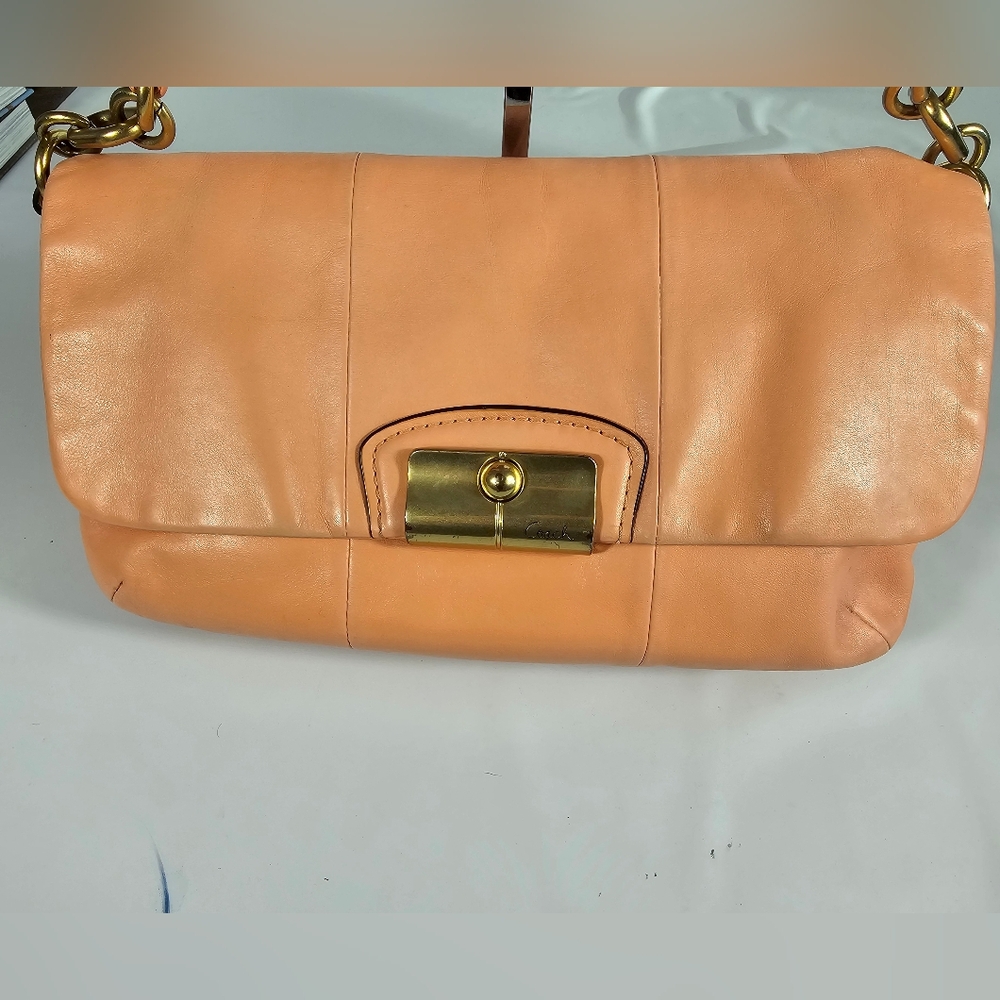 Vtg COACH Peach Leather Shoulder Bag (14755) RARE - Picture 2 of 14